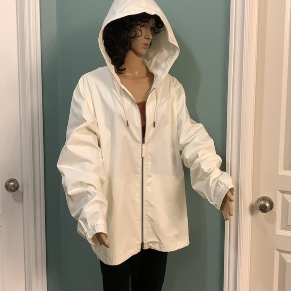 XL Zara Windbreaker in Cream with Hood - Picture 11 of 14